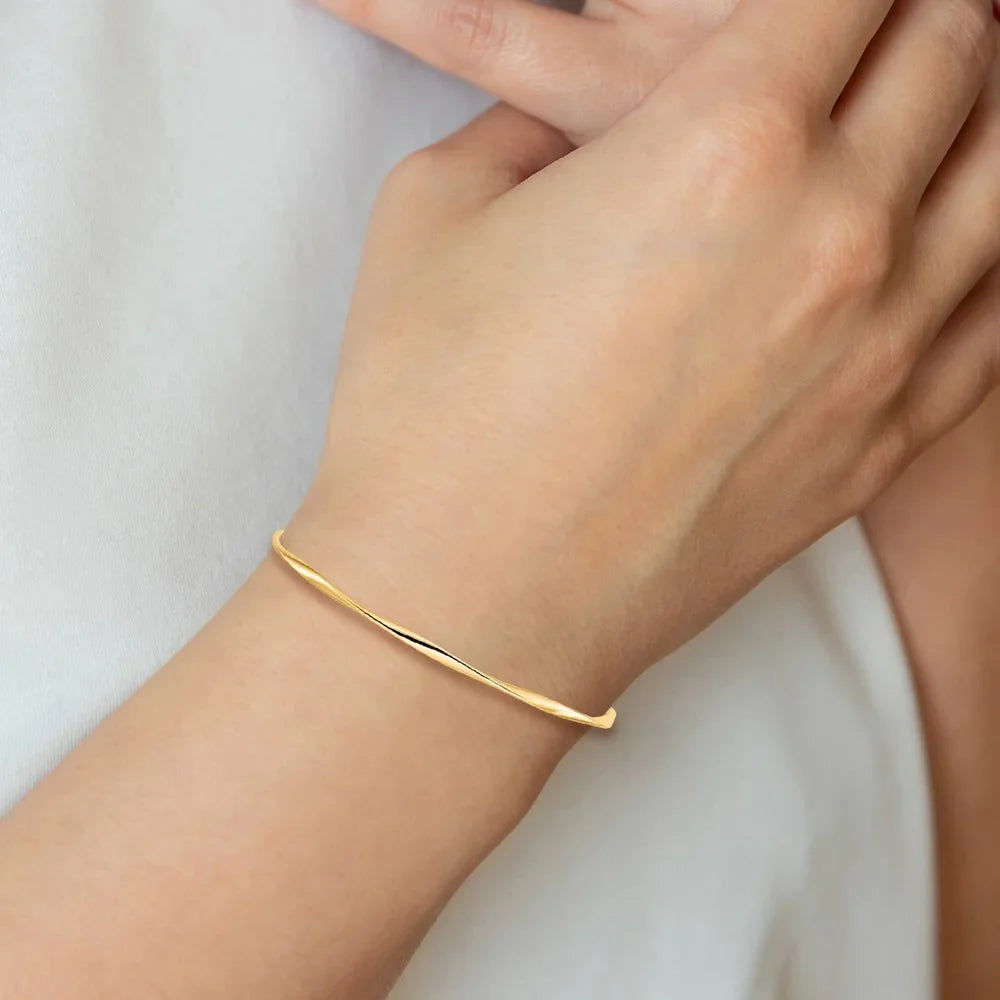10k Yellow Gold Bracelet Bangle 3 mm 7 in Sizelip-On