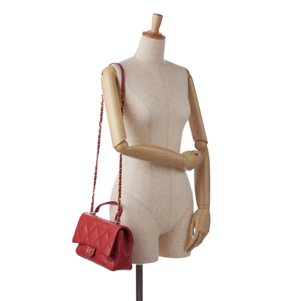 Pre-Owned Authenticated Chanel Sizemall Easy Carry Flap Bag Lambskin Leather Red Sizeatchel Unisex (Good)