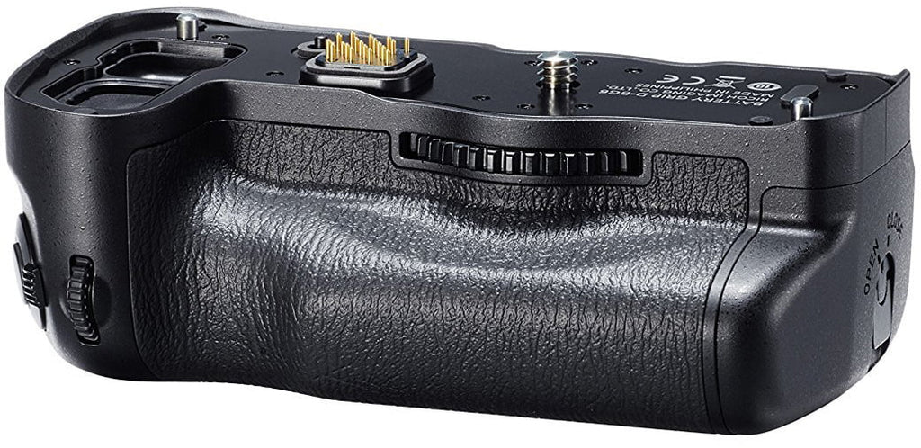 Pentax K-1 Mark II DSizeLR Camera with D-BG6 Battery Grip, Camera Gadget Bag Bundle