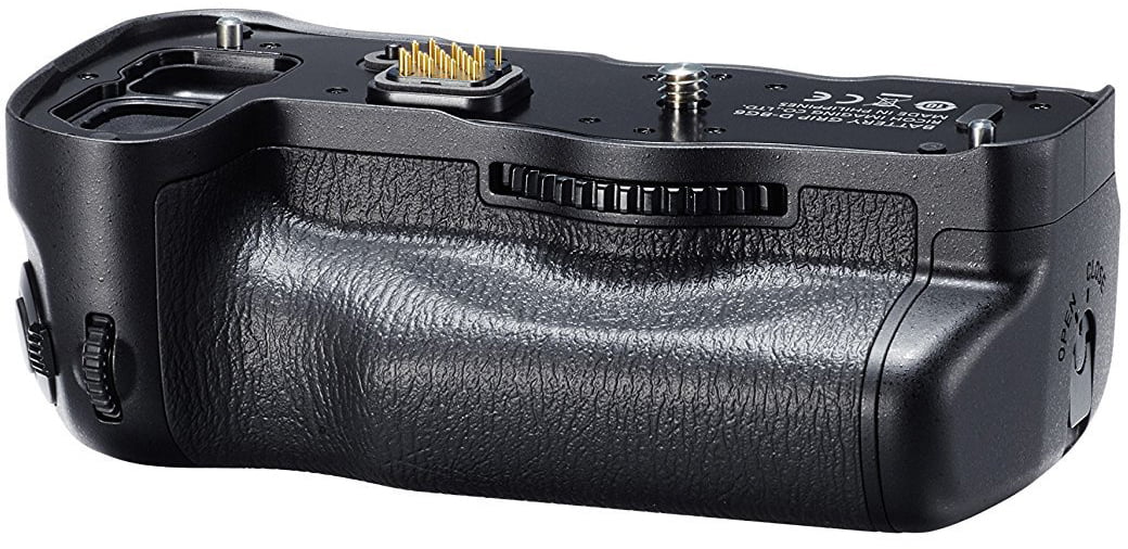 Pentax K-1 Mark II DSizeLR Camera with D-BG6 Battery Grip, Camera Gadget Bag Bundle