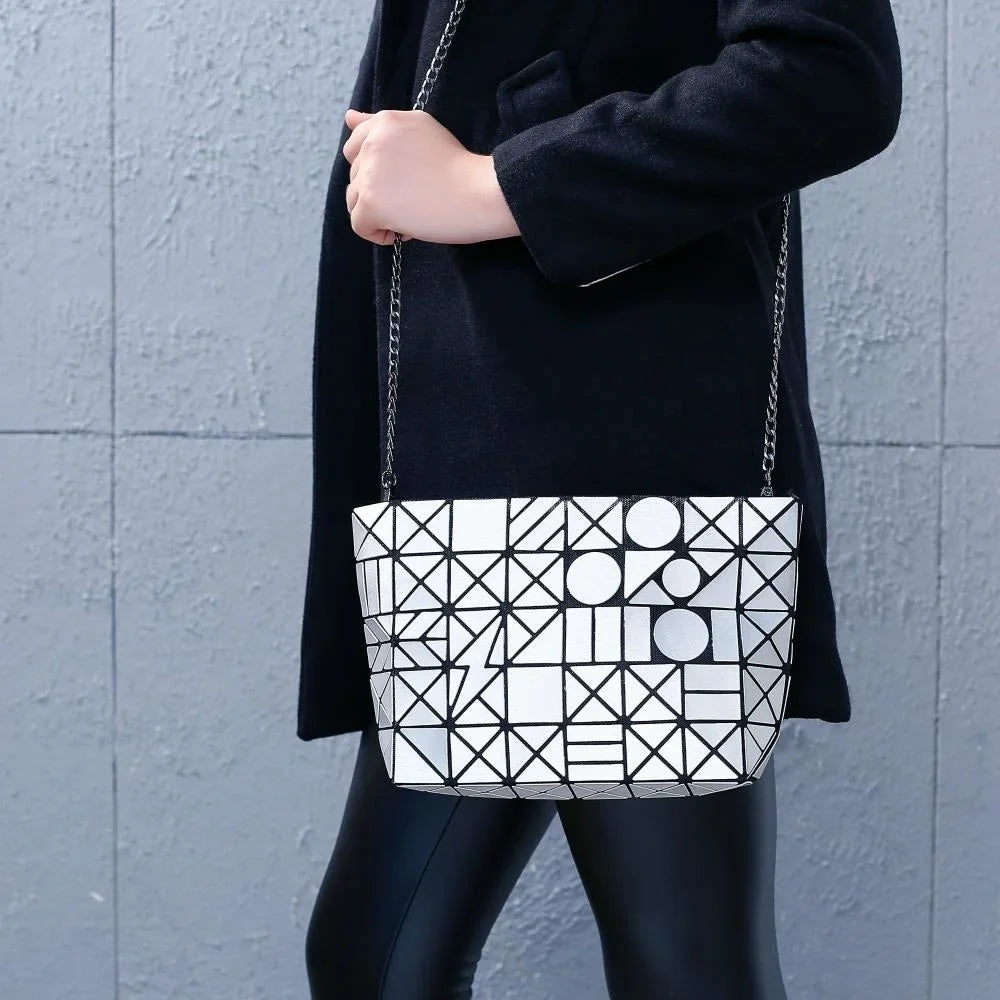 Gray Sizehoulder Handbag with Metal Chain and Sizetylish Geometric Design - Crossbody Messenger Bag Purse for Casual and