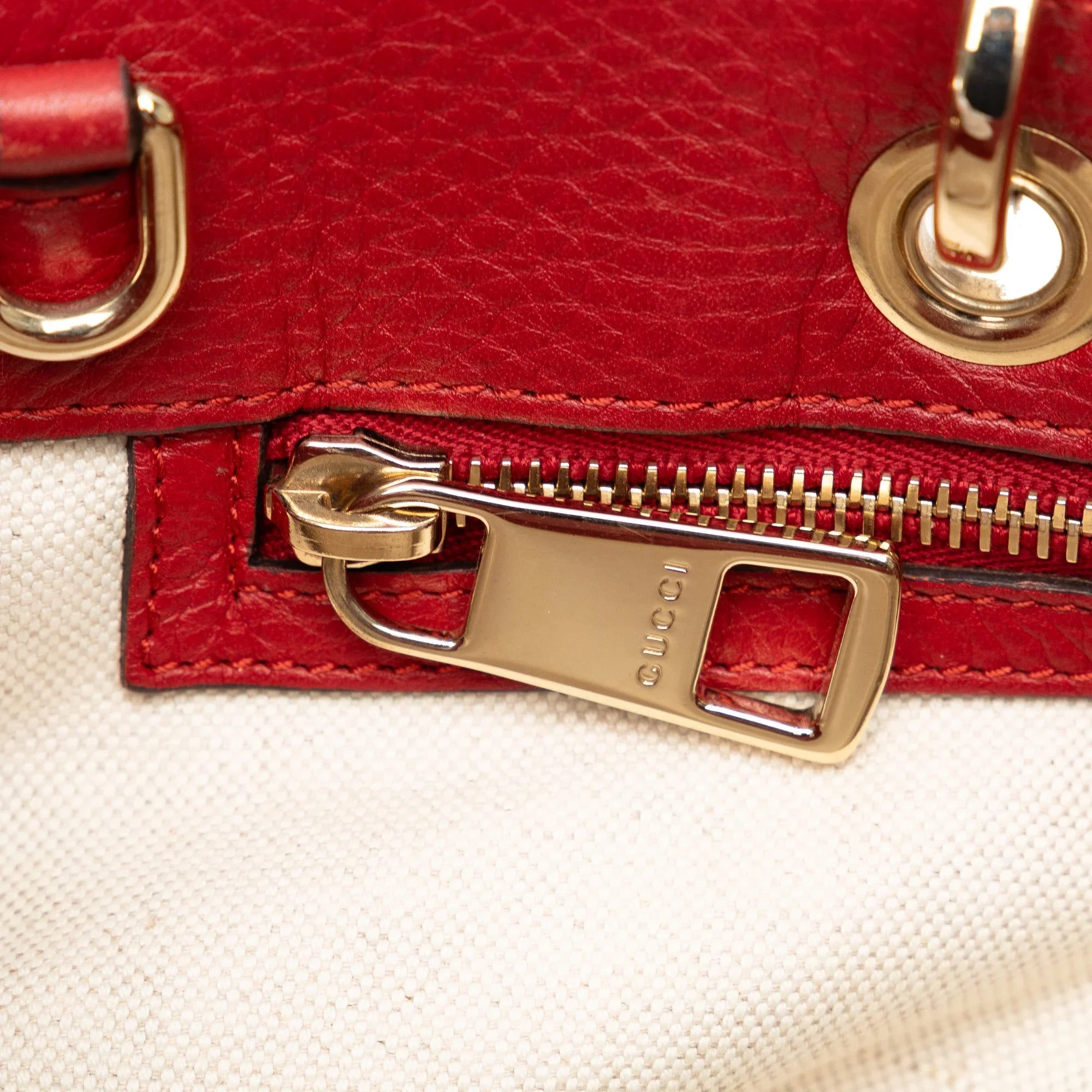Pre-Owned Authenticated Gucci Medium Bamboo Sizehopper Calf Leather Red Sizeatchel Unisex (Good)