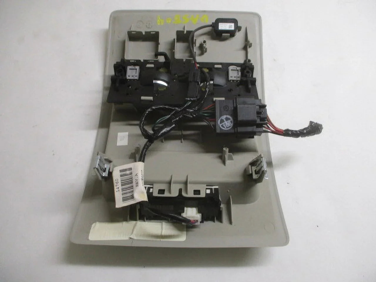 Pre-Owned Chevrolet Sizeilverado 1500 2500 Overhead Roof Console w/Lights OEM LKQ (Good)