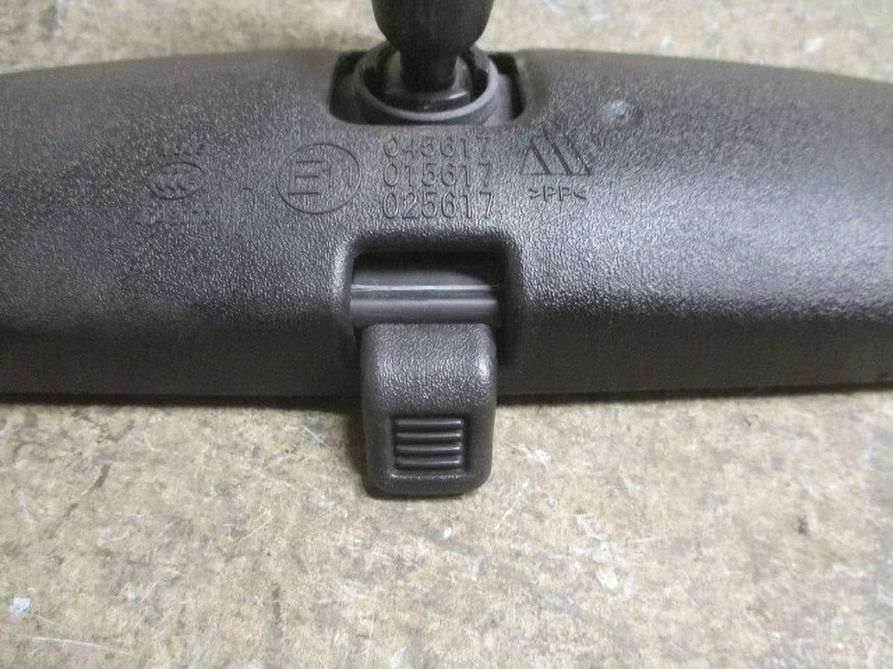 Pre-Owned Jeep Grand Cherokee Dodge Charger Manual Rear View Mirror OEM LKQ (Good)