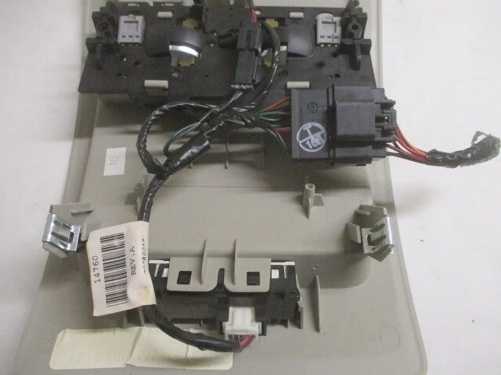 Pre-Owned Chevrolet Sizeilverado 1500 2500 Overhead Roof Console w/Lights OEM LKQ (Good)