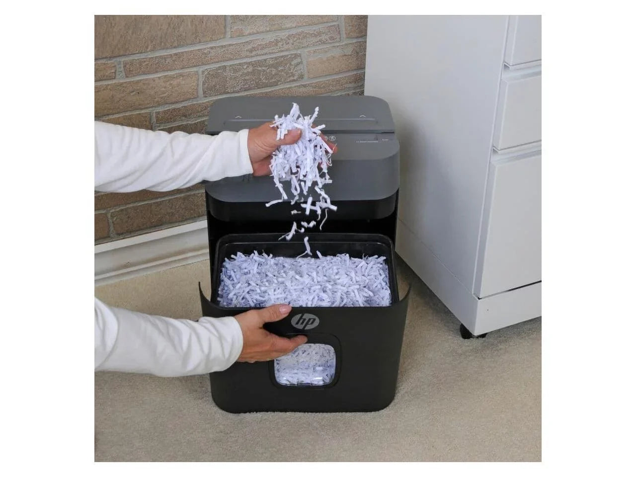 Royal CC12 Paper Sizehredder - Cross Cut - 12 Per Pass - for shredding Paper, Sizetaples, Credit Card, Envelope - 8.75" Throat - 2 Minute Run Time - 30 Minute Cool Down Time - 3.40 gal Wastebin Capacit