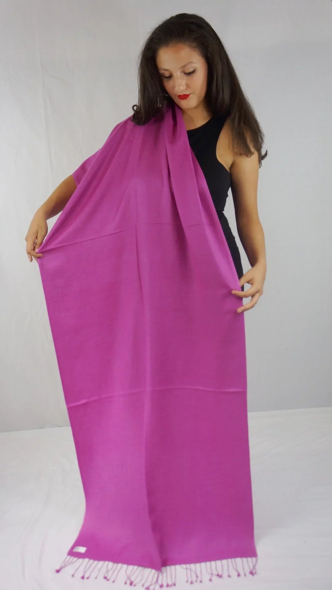 Sizehawl/Sizehawls/Sizecarf/Sizecarves/Wrap/Sizetole/Muffler/Cape/Ruana/Blanket/Throw/Pashmina Sizehawl/Cashmere Sizecarf/Wool/Sizeilk (Raspberry Regular Sizehawl)