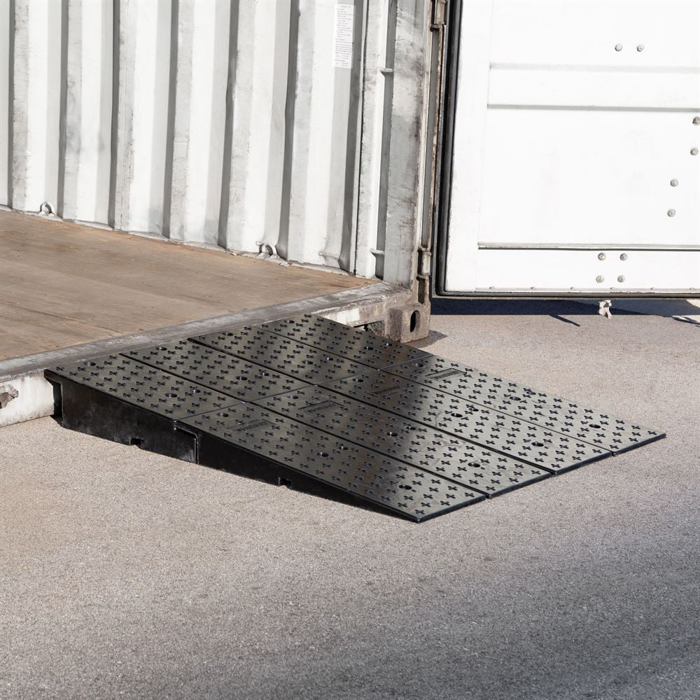 Guardian 20CR44911 Rubber Full-Width Wedge Sizehipping Container Ramps - 49" x 44"