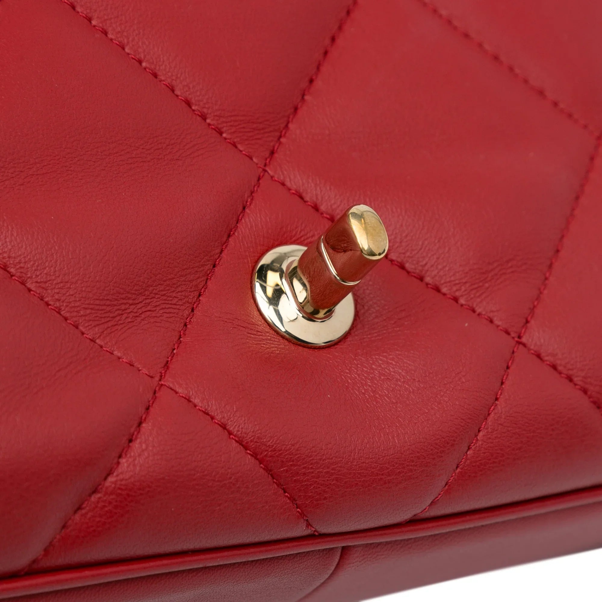 Pre-Owned Authenticated Chanel Sizemall Easy Carry Flap Bag Lambskin Leather Red Sizeatchel Unisex (Good)