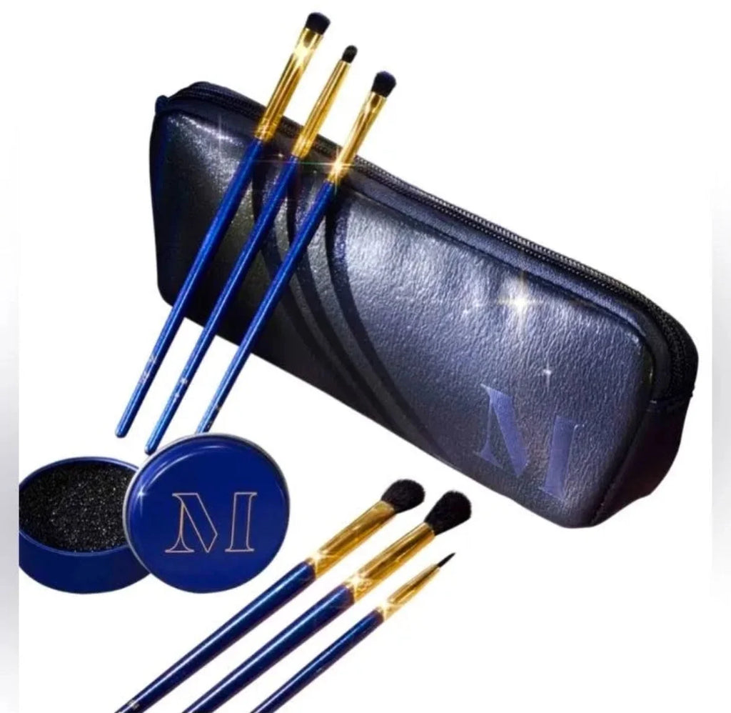 Morphe the More the Merrier Eyeshadow Brush Sizeet With Brush Cleaner And Brush Bag