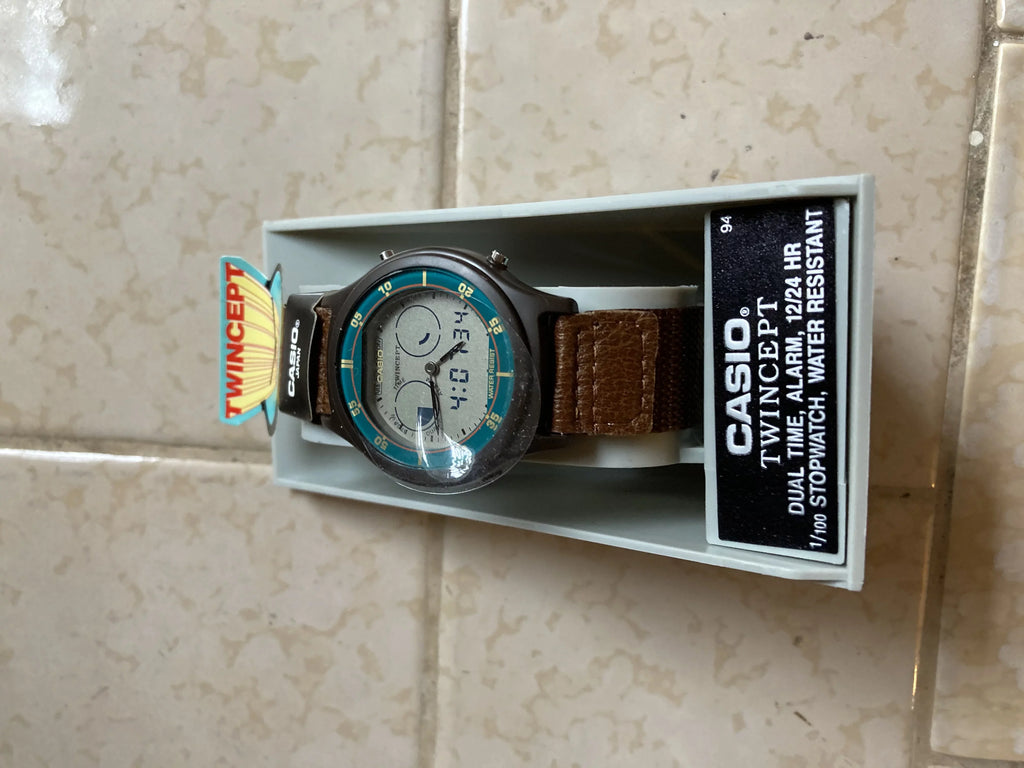 Rare Vintage Casio AQX-11 Twincept Analog Digital Watch