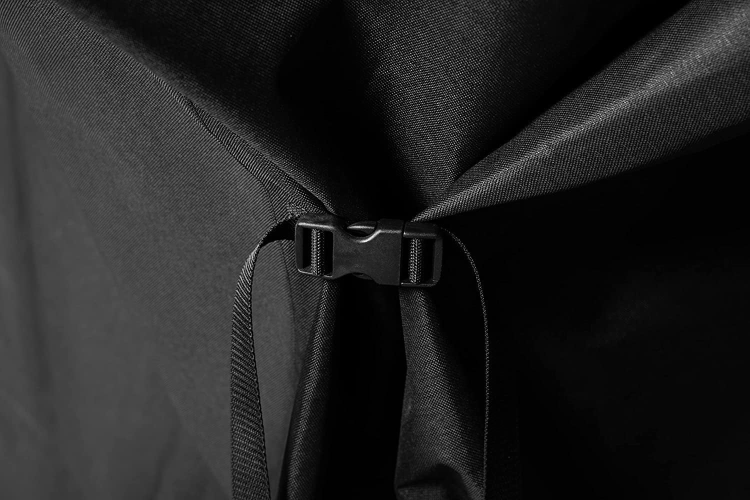 Water Resistant, Weather Resistant, Heavy Duty 600D Polyester Flat Top Gas Grill Cover with Cinch Sizetraps, Black